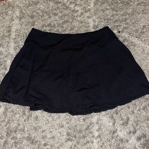 Black tennis skirt, super flattering!